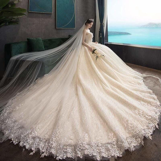 robe de mariée princesse dentelle avec traine
