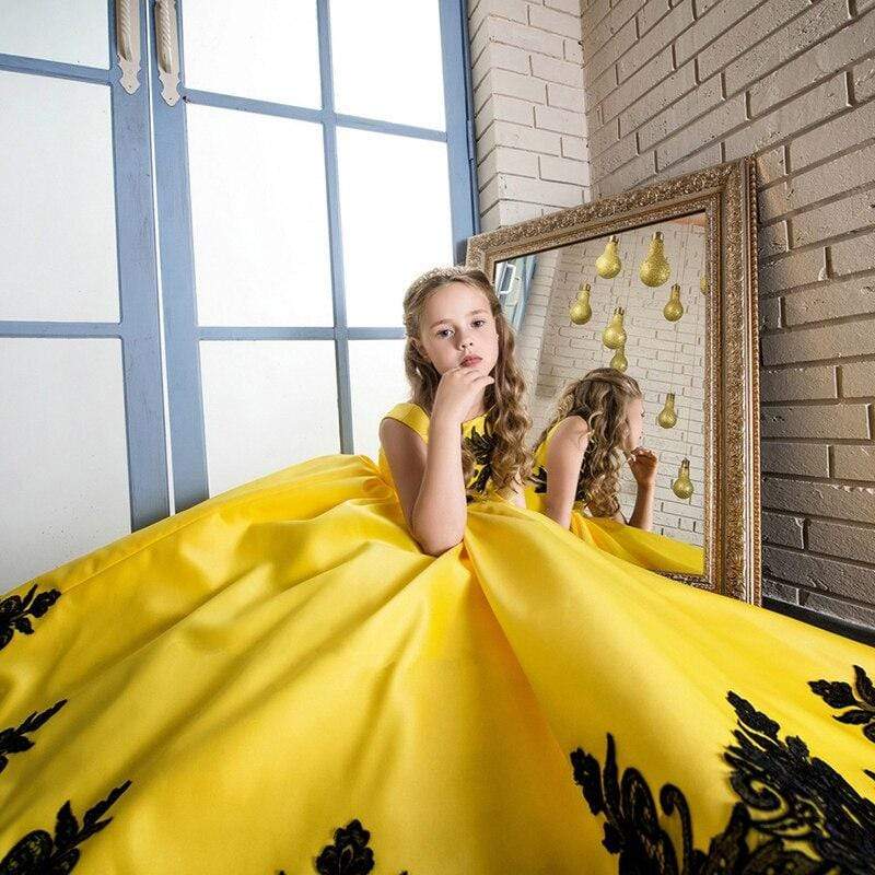 robe-de-princesse-jaune-fille-5-6-ans.jpg